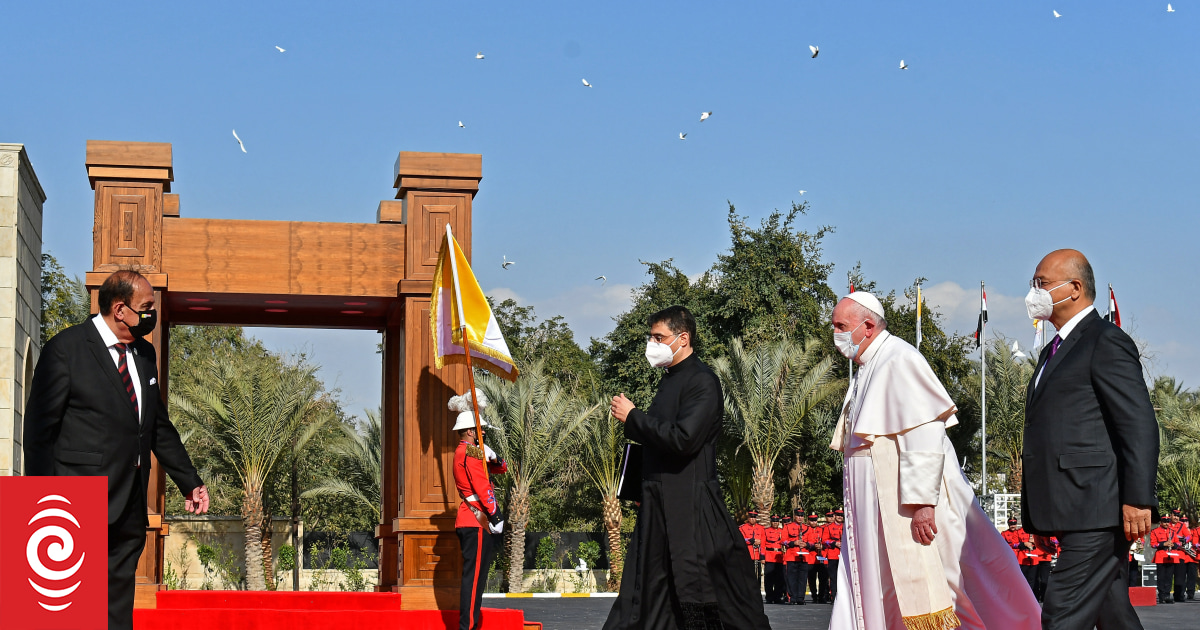 Pope Francis Denounces Extremism On Historic Visit To Iraq Rnz News