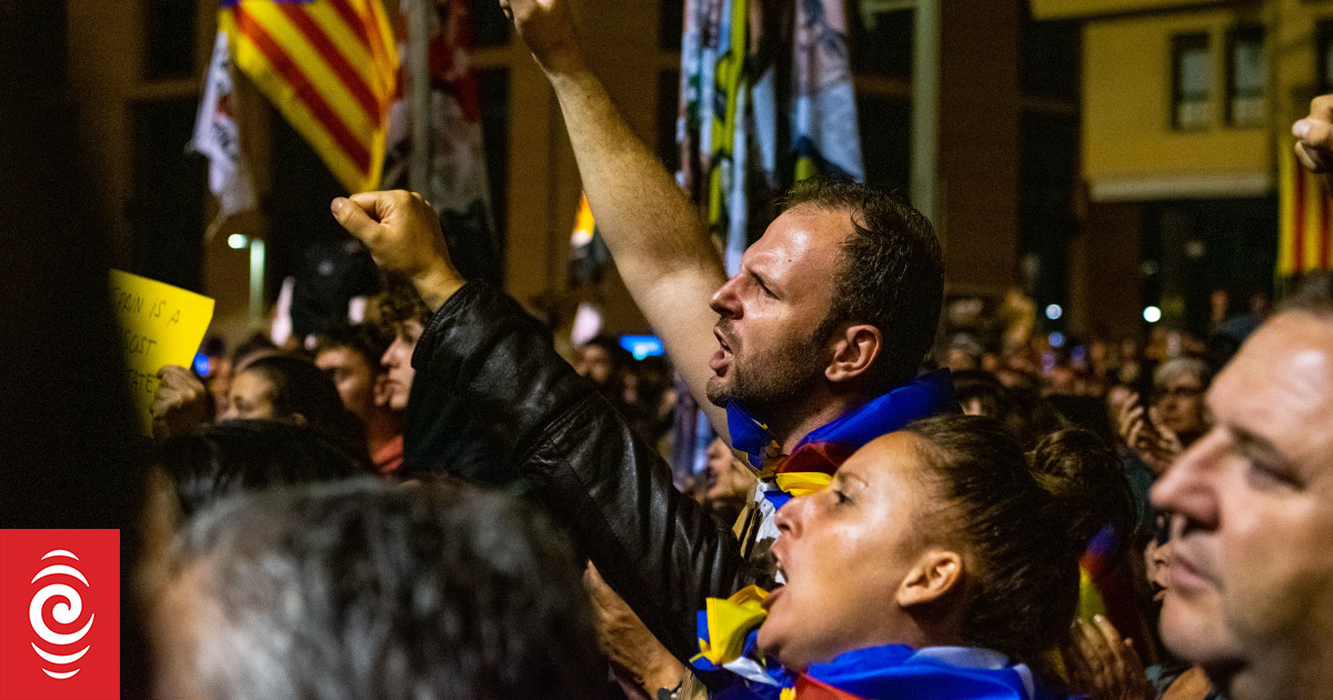 Mass Protests As Spain Sentences Catalan Political Leaders Rnz News