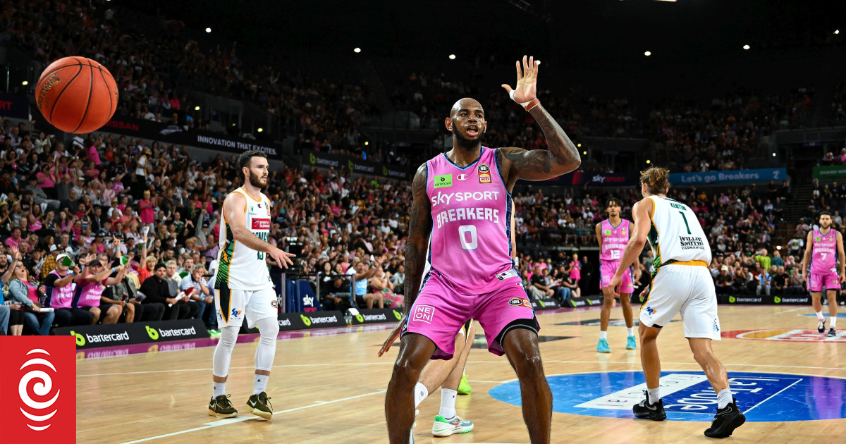 Breakers impress in NBL semi-final series opener