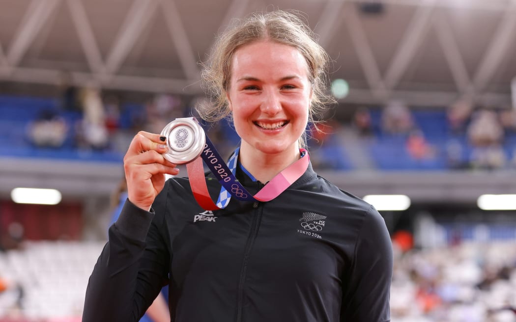 Tokyo 2020 Olympic Games - 05/08/2021 - Cycling Course - Izu Velodrome, Izu, Japan - Ellesse Andrews of New Zealand with her medal after placing second in the Women's Keirin Final (Silver)