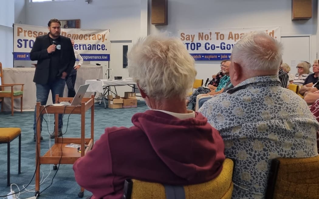 Brad Flutey  at meeting organised by anti co-governance man Julian Batchelor