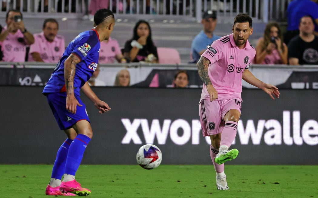 Lionel Messi scores during his Inter Miami debut against Cruz Azul