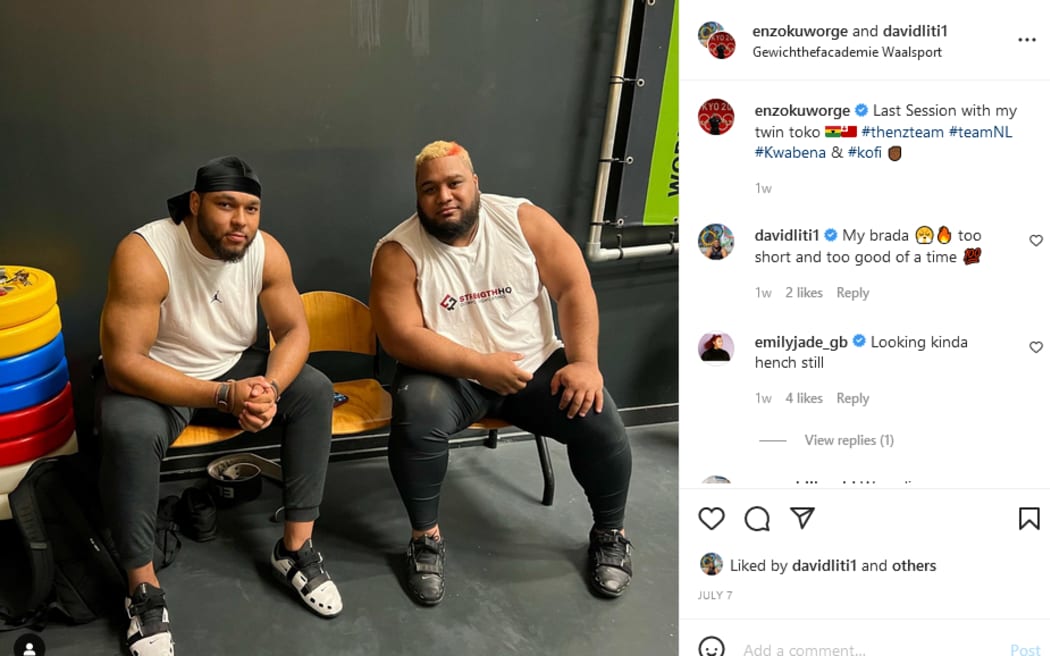 Dutch weightlifter Enzo Kuworge (left) and New Zealand weightlifter David Liti are good friends.