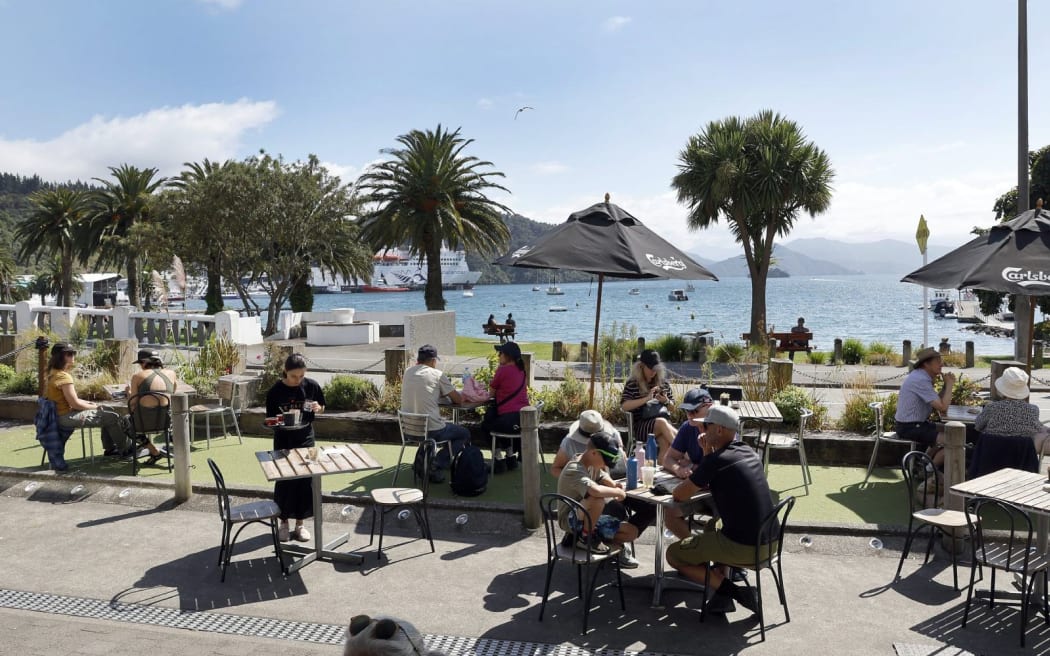 Picton 'marvellously manic' with ferries offline and travellers