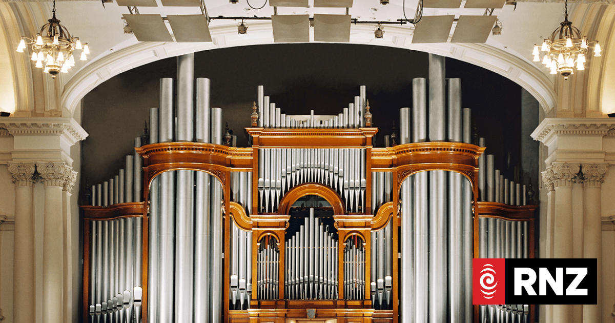 David Burchell at the Auckland Town Hall Organ | RNZ