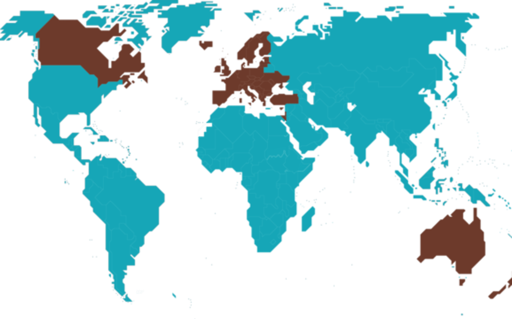Un mapa que muestra los países que componen el Grupo de los Doce Más países en la UIP.  Destacan Canadá, Australia, Nueva Zelanda, Europa y Reino Unido.