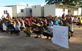The 119th daily protest on Manus Island, West Lorengau centre, 29-11-17