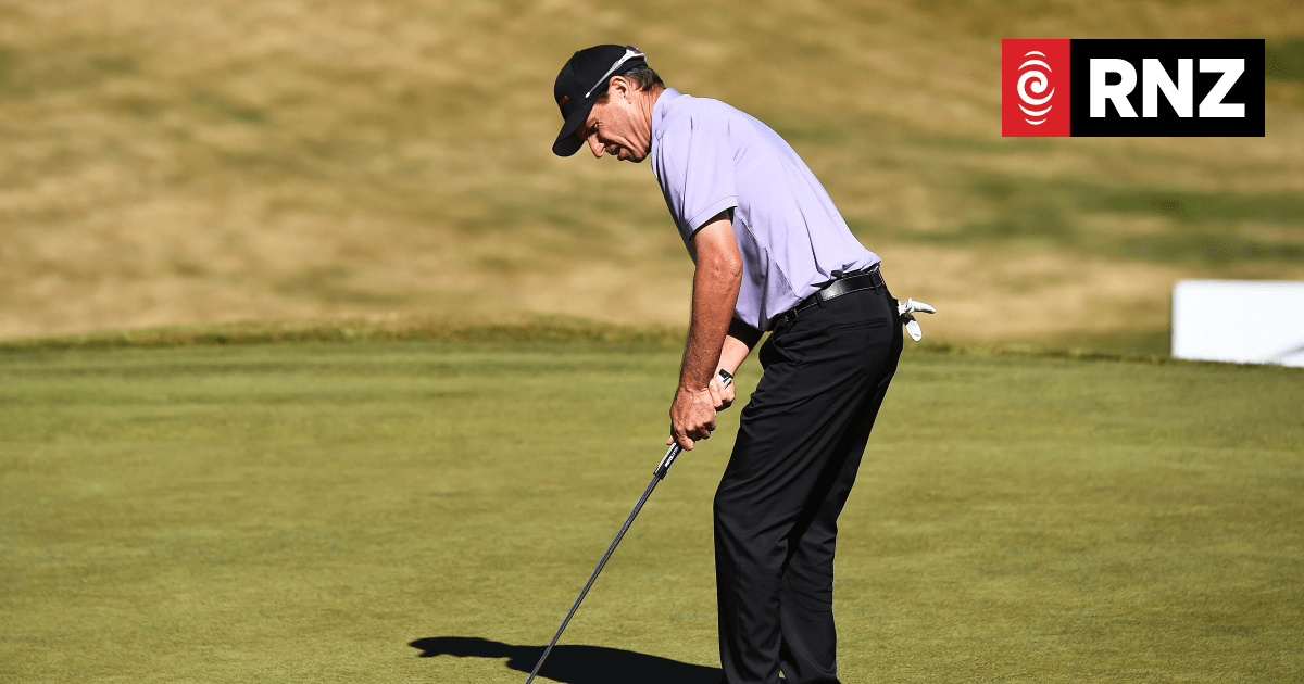 Alker snatches lead at midway point of Senior major - Vimarsana News