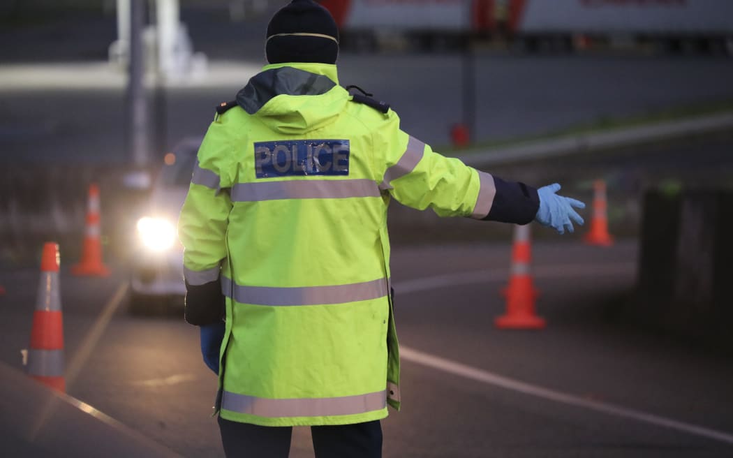 police-inspector-drove-group-over-auckland-border-for-tangi-breaching