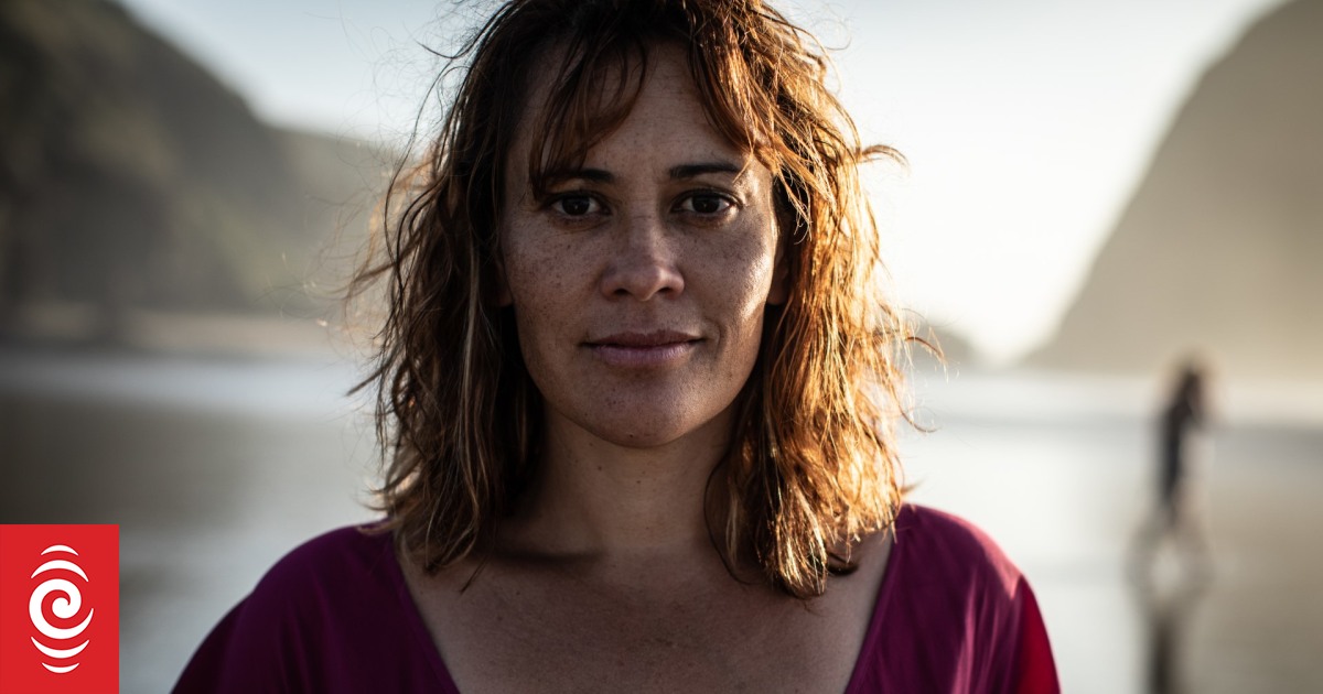 Actor Miriama McDowell pauses career to learn te reo Māori - Vimarsana News