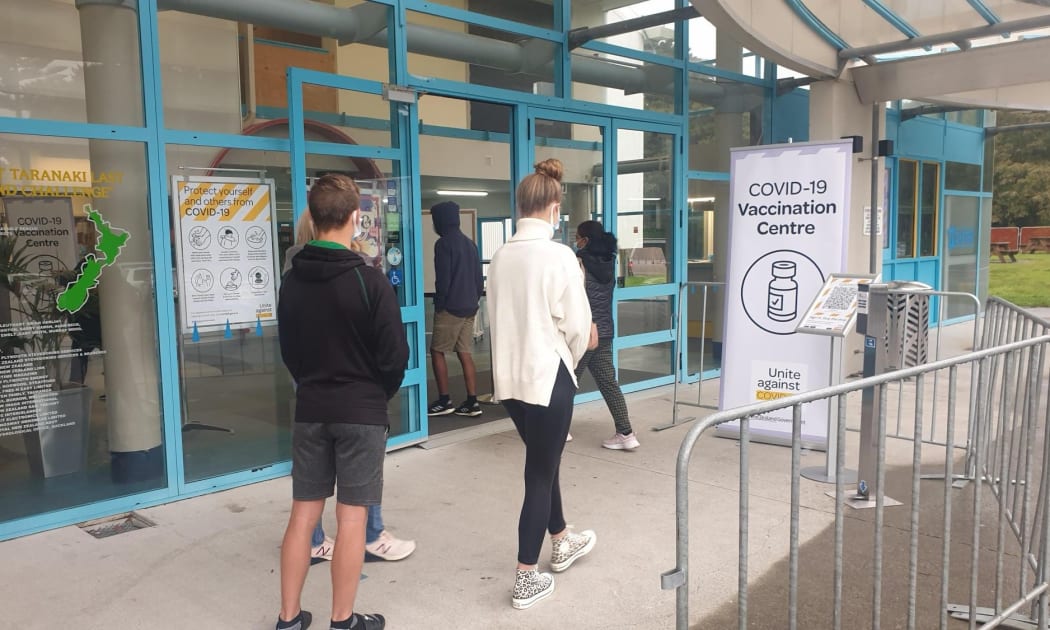 Hundreds of people have begun arriving at a mass vaccination event for essential workers at the TSB Stadium in New Plymouth this morning. The Taranaki DHB is hoping to give shots to almost 7000 people at clinics in New Plymouth and Hāwera over the weekend.