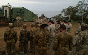 Members of the PNG Defence Force meet their NZ counterparts.