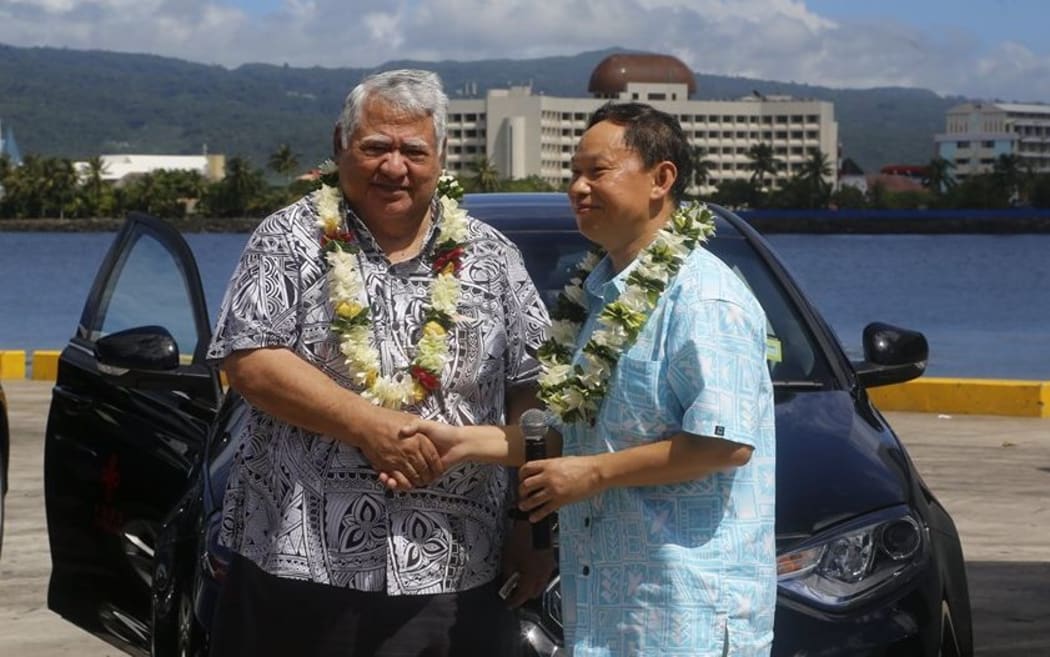 Samoa PM, Tuila’epa Sa’ilele Malielegaoi and China’s Ambassador for Samoa, Chao Xiaoling at the presentation of supplies for the Pacific games