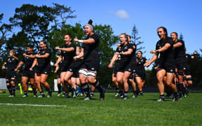 Du Plessis' hat-trick powers Black Ferns to big win