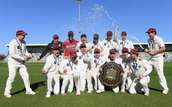 Canterbury players with the Plunket Shield 2020-21.