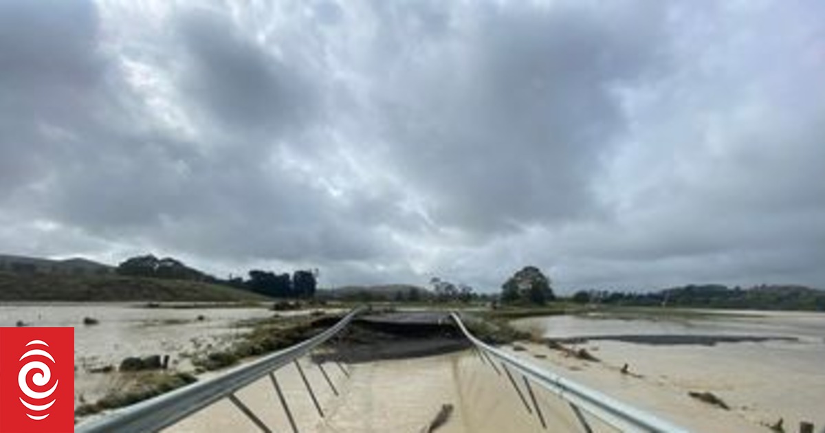 ‘Completely isolated’ Wairoa only has one day’s food, Civil Defence says