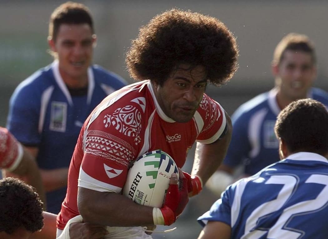 Finau Maka playing for Tonga at the 2007 World Cup.