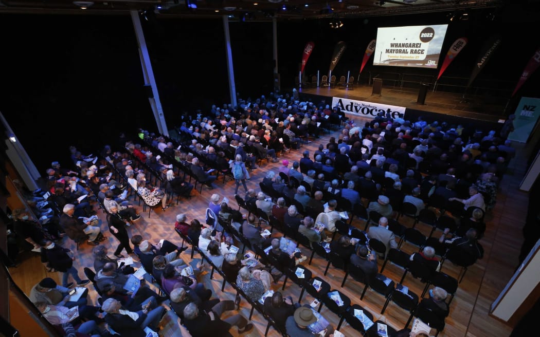 Five hundred people turned out to hear Whangārei would-be mayors at Forum North on Tuesday 27 September 2022.