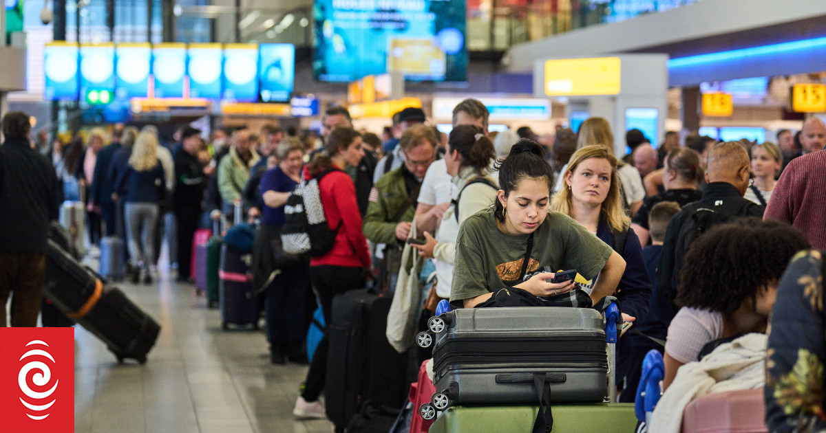 Long queues, delayed flights and irritated passengers: inside two years of chaos at New Zealand's airports - Vimarsana News