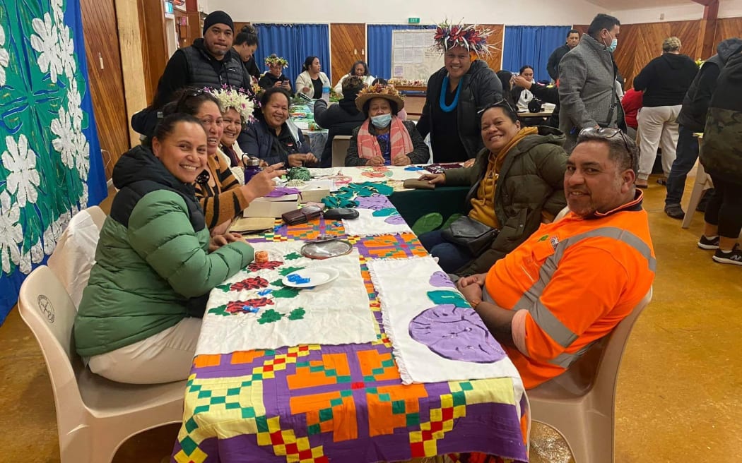 The Cook Islands Community in Rotorua enjoying Epetoma o te reo Māori Kūki 'Āirani. August 2022