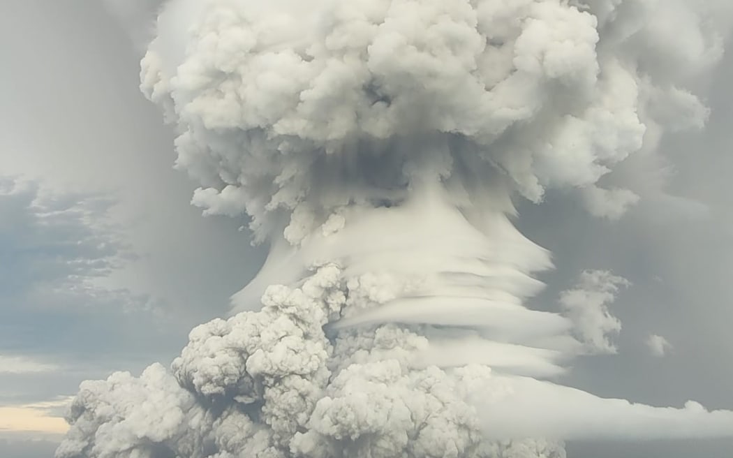 Volcan Hunga-Tonga-Hunga-Ha'apai sous l'eau le 15 janvier 2022