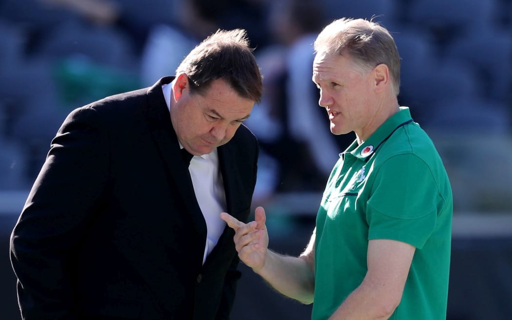 Steve Hansen said he will be happy to offer his advice to Ireland coach Joe Schmidt.