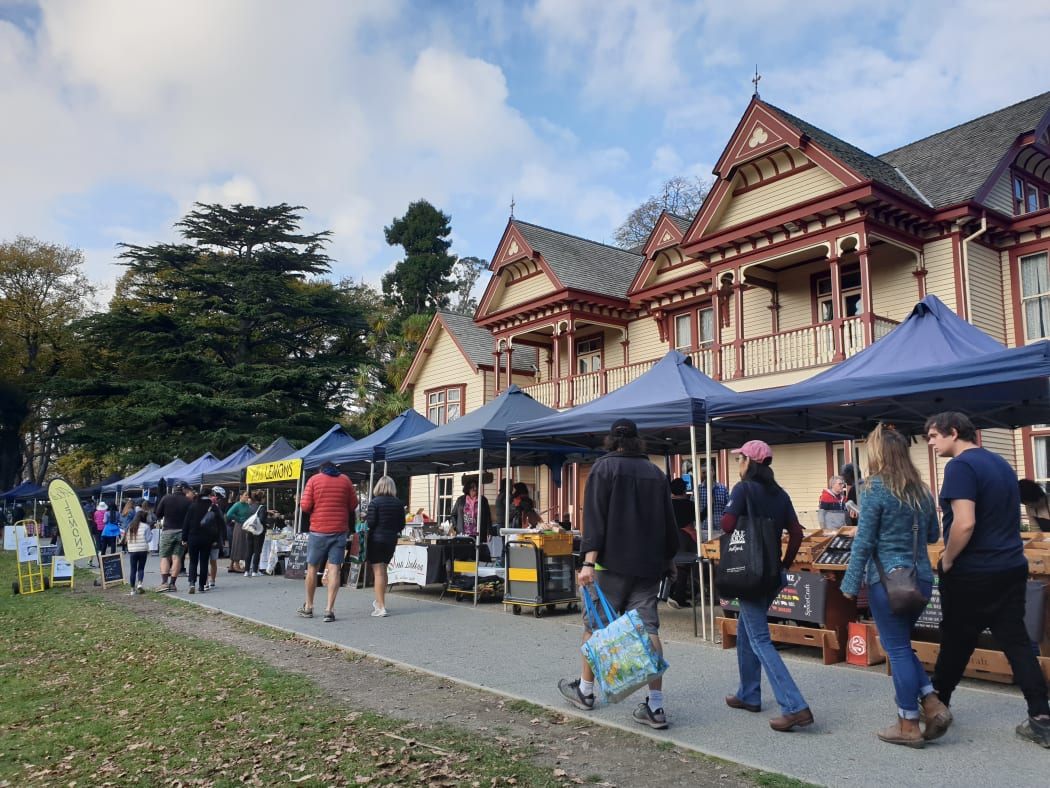 Hundreds support reopened Christchurch farmers' market RNZ News