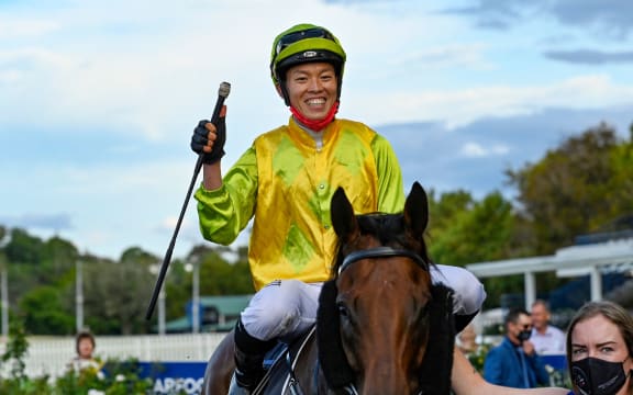 日本騎手の柳田泰樹がEllerslie 2022で勝者に乗っています。