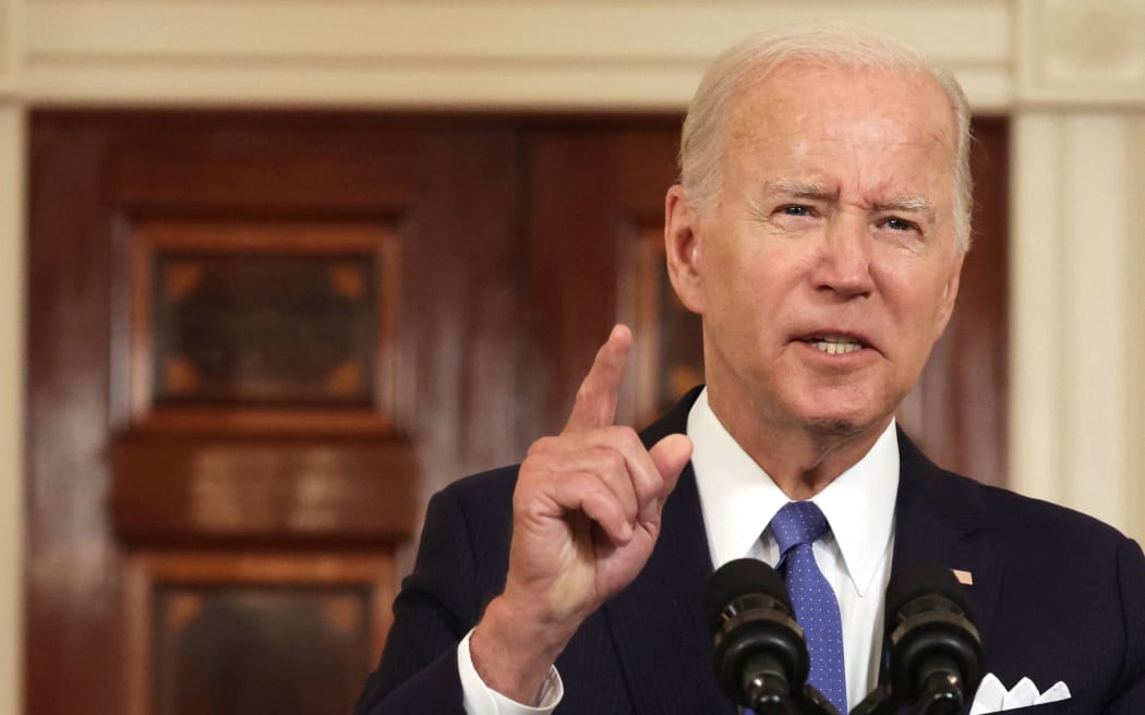 WASHINGTON, DC - JUNE 24: U.S. President Joe Biden addresses the Supreme Court’s decision on Dobbs v. Jackson Women's Health Organization to overturn Roe v. Wade June 24, 2022 in Cross Hall at the White House in Washington, DC. The Court's decision in Dobbs v Jackson Women's Health overturns the landmark 50-year-old Roe v Wade case and erases a federal right to an abortion.   Alex Wong/Getty Images/AFP (Photo by ALEX WONG / GETTY IMAGES NORTH AMERICA / Getty Images via AFP)