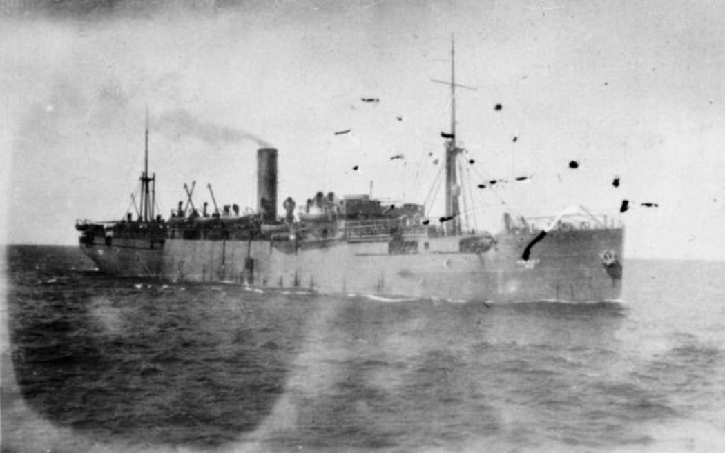 Troop transport SS Waimana on its way from Auckland to Egypt in 1914.