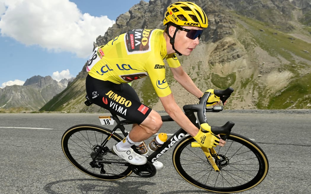 Jonas Wingegaard Jonas (DEN) del equipo Jumbo-Visma durante el Tour de Francia 2022.