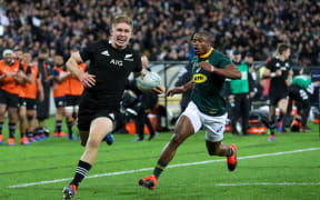 Jack Goodhue scores a try in All Blacks v South Africa test in the Rugby Championship, Westpac Stadium.