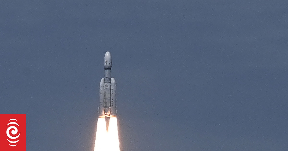 India's Moon lander searches for safe landing spot - Vimarsana News