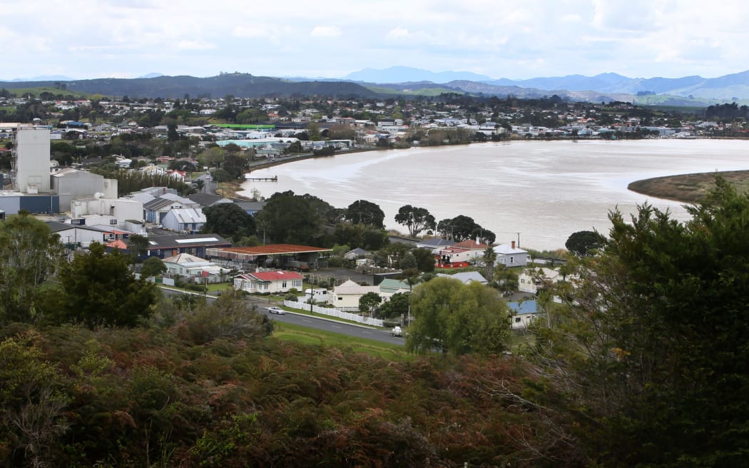 Dargaville sandbagging amidst Cyclone Gabrielle flooding fears | RNZ News