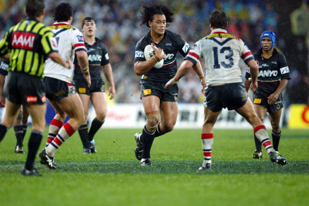 Tony Puletua on the charge in the 2003 NRL grand final.