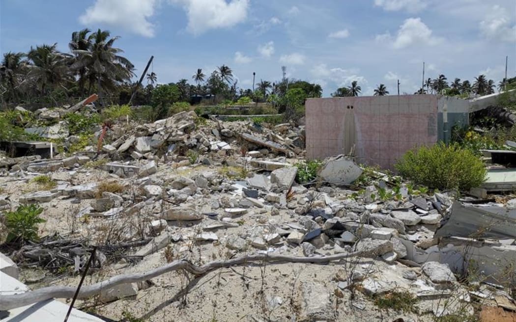 Kanokupolu beach with the destroyed Liku’alofa Resort.