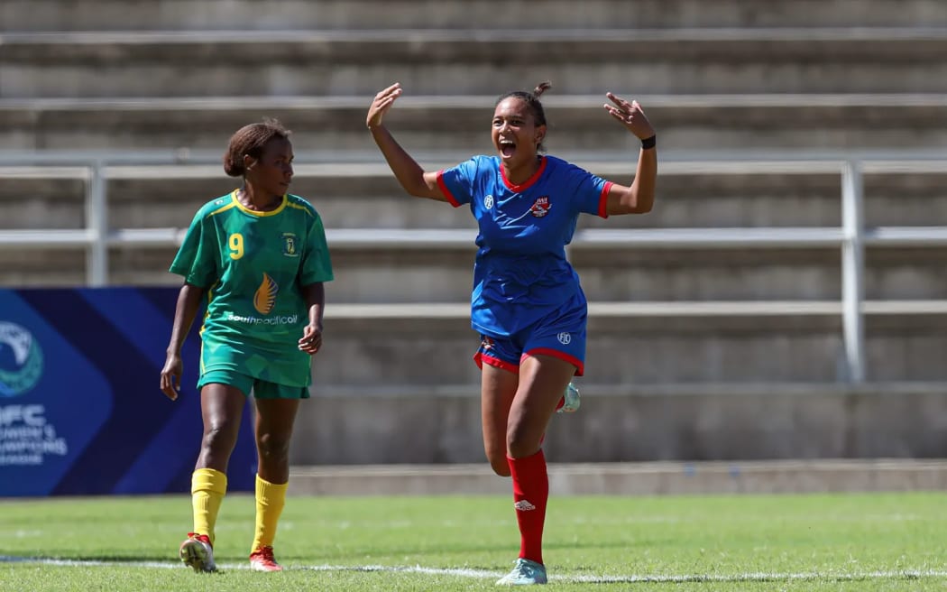 Florencina KalifaがPort Morsbyで行われたKoloale FCとの戦いでゴールを決めて喜んでいます。