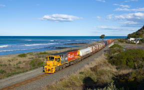 Kiwi Rail DXC 5241 hauling a Christchurch to Picton mixed freight train at Oaro