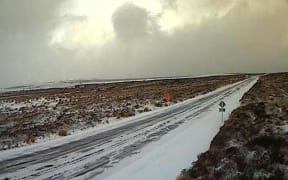 Snow on the Desert Road (SH1).