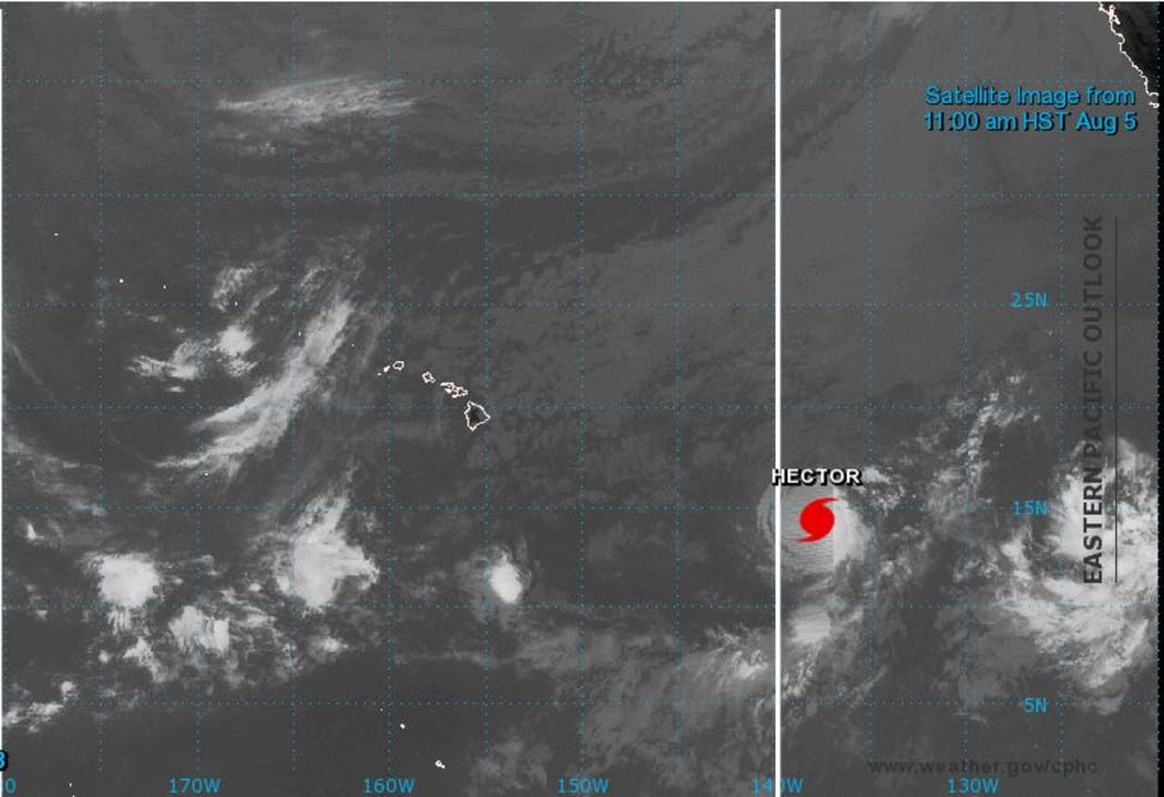 Hurricane Hector returns to Category 4 as it nears Hawaii RNZ News