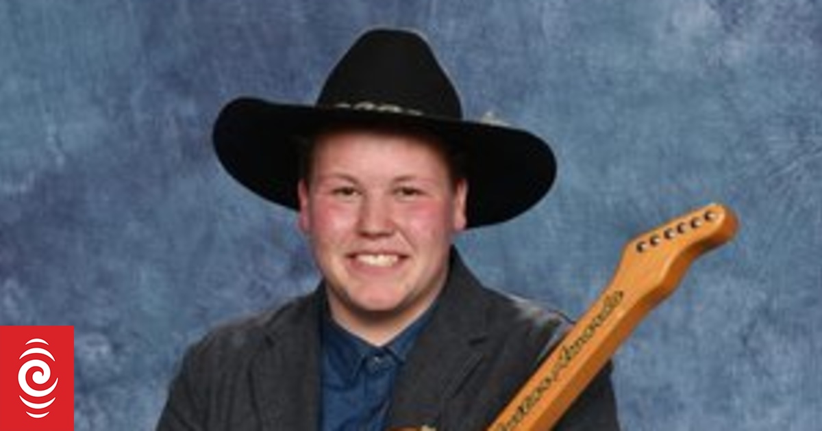 Love song by teen who has never been in love scoops Gold Guitar Awards - Vimarsana News