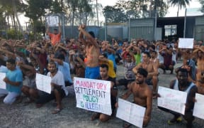 The daily protest in the detention centre, 10-11-17.