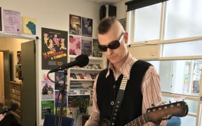 Chris Heazlewood of King Loser playing live at Radio One Dunedin