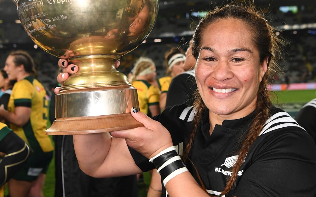 Black Ferns captain Fiao'o Faamausili with the Laurie O'Reilly Memorial Trophy.