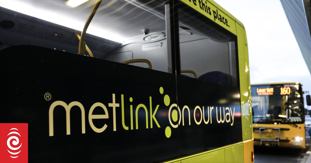 Public transport headaches greet commuters returning to work