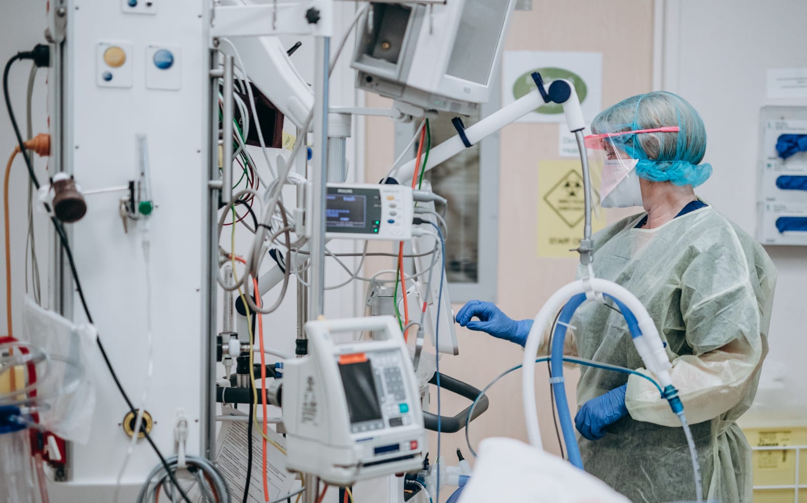 NZ health system 'not prepared' for Omicron - Healthcare figures | RNZ News