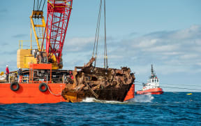 Recovery of Rena wreckage off the Tauranga coast.