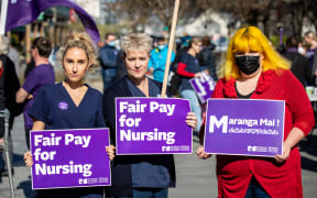 Nurses rally for fair pay near the Bridge of Remembrance