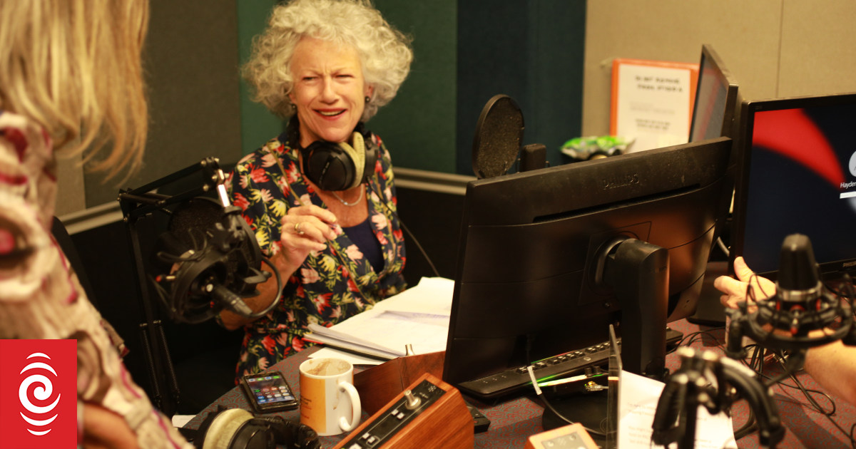 Watch: Kim Hill's final Saturday Morning show - Vimarsana News