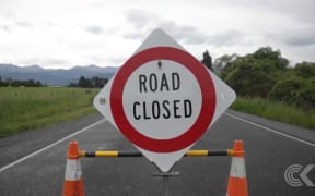 People leave Kaikoura as Inland Road opens to the public